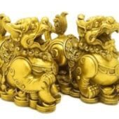 Pair of Pi Yao with Ruyi and Ball
