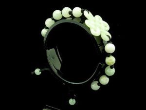 Jade Elegant Mystic Knot Bracelet1