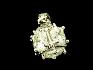 Lucky Swarovski Crystal Pendant1