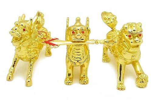 three_heavenly_guardians_with_implements_large_1