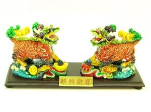 vibrant_pair_of_chi_lin_on_treasures_1