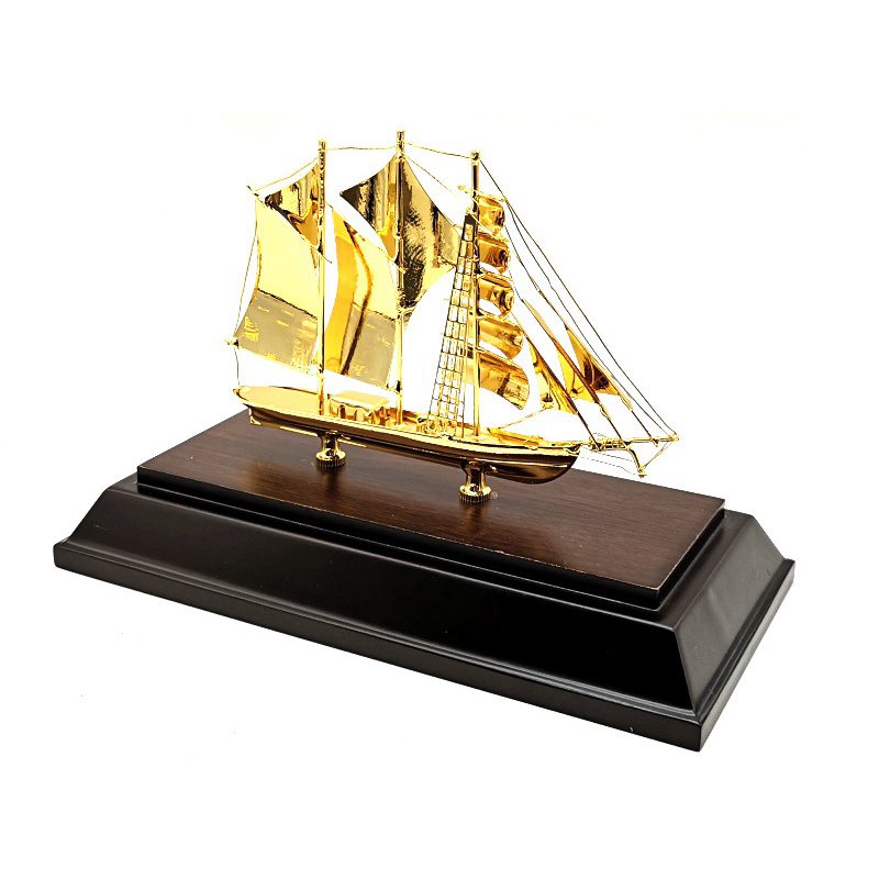 24k Gold Plated Hand-crafted Exquisite Wealth Ship 35gp