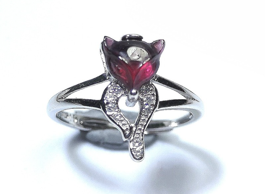 Red Garnet Fox Crystal Ring 2